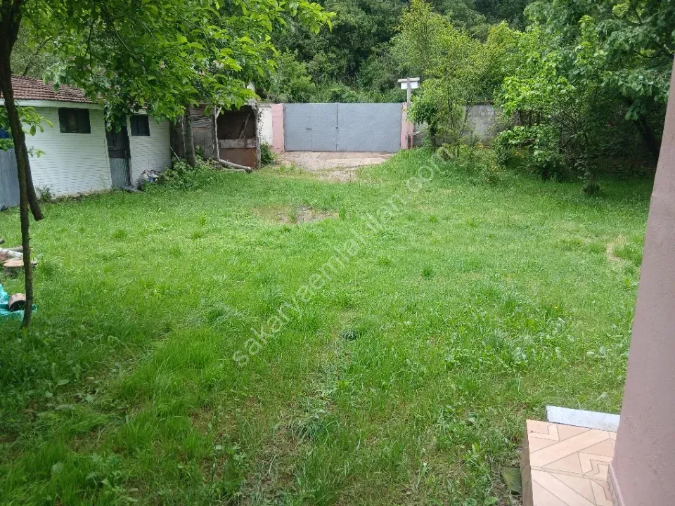 Yayla evi ile birlikte satılıktır