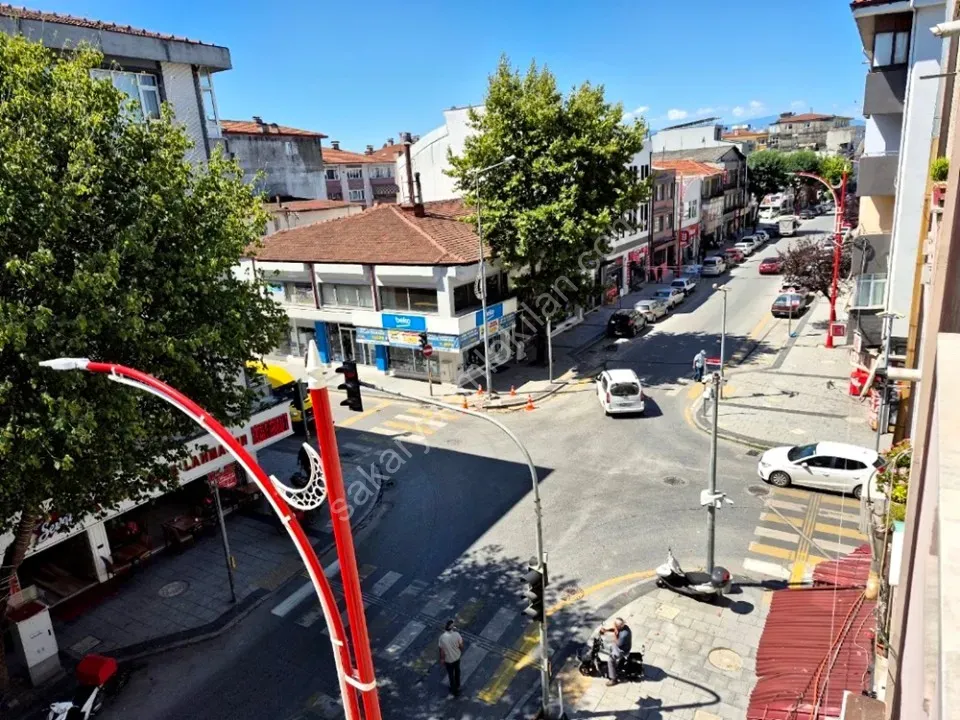 ADAPAZARI MERKEZDE KİRALIK 3+1 DAİRE