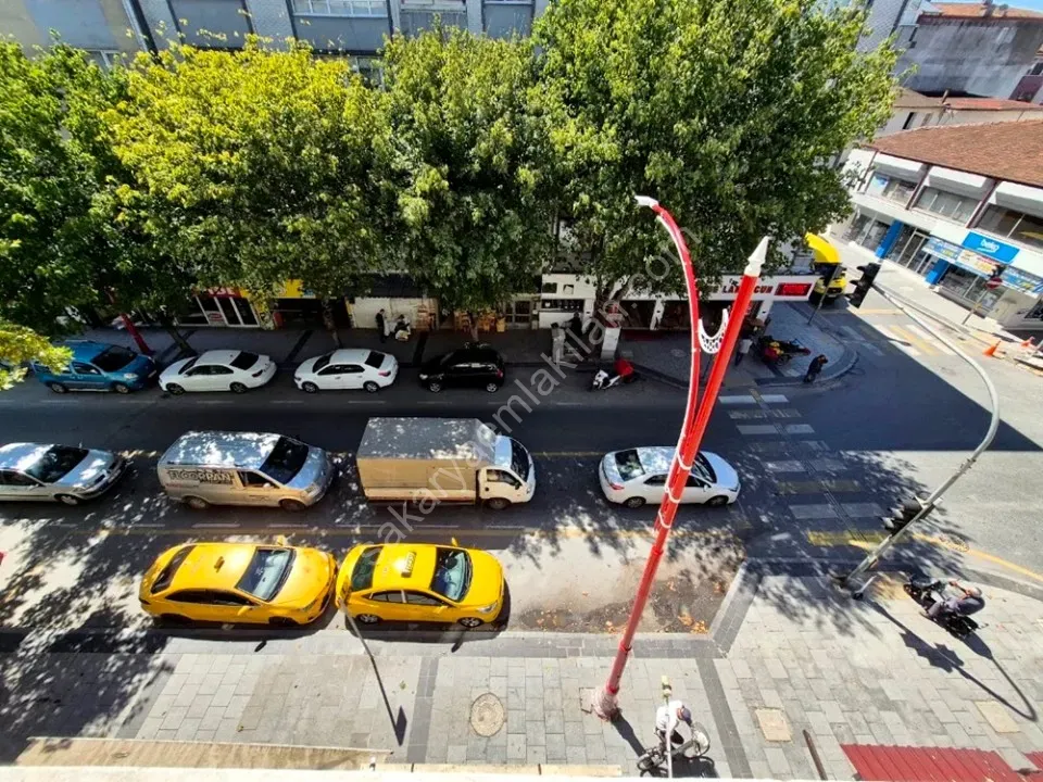 ADAPAZARI MERKEZDE KİRALIK 3+1 DAİRE