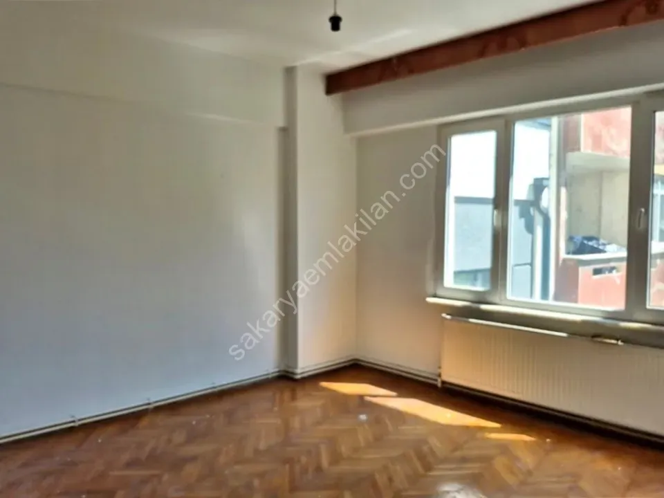 ADAPAZARI MERKEZDE KİRALIK 3+1 DAİRE