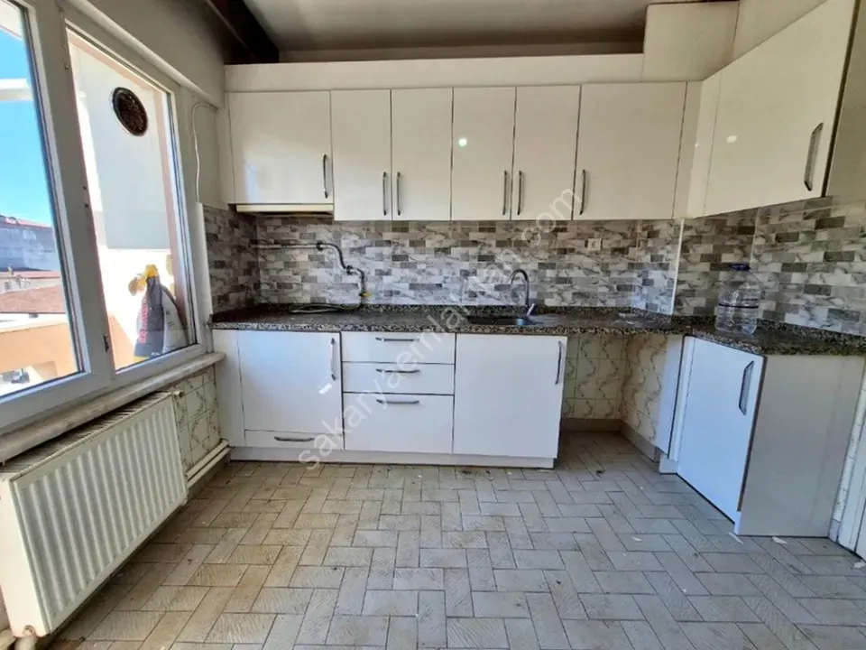 ADAPAZARI MERKEZDE KİRALIK 3+1 DAİRE