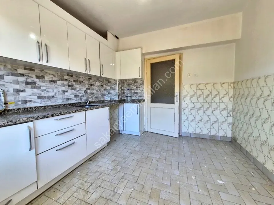 ADAPAZARI MERKEZDE KİRALIK 3+1 DAİRE