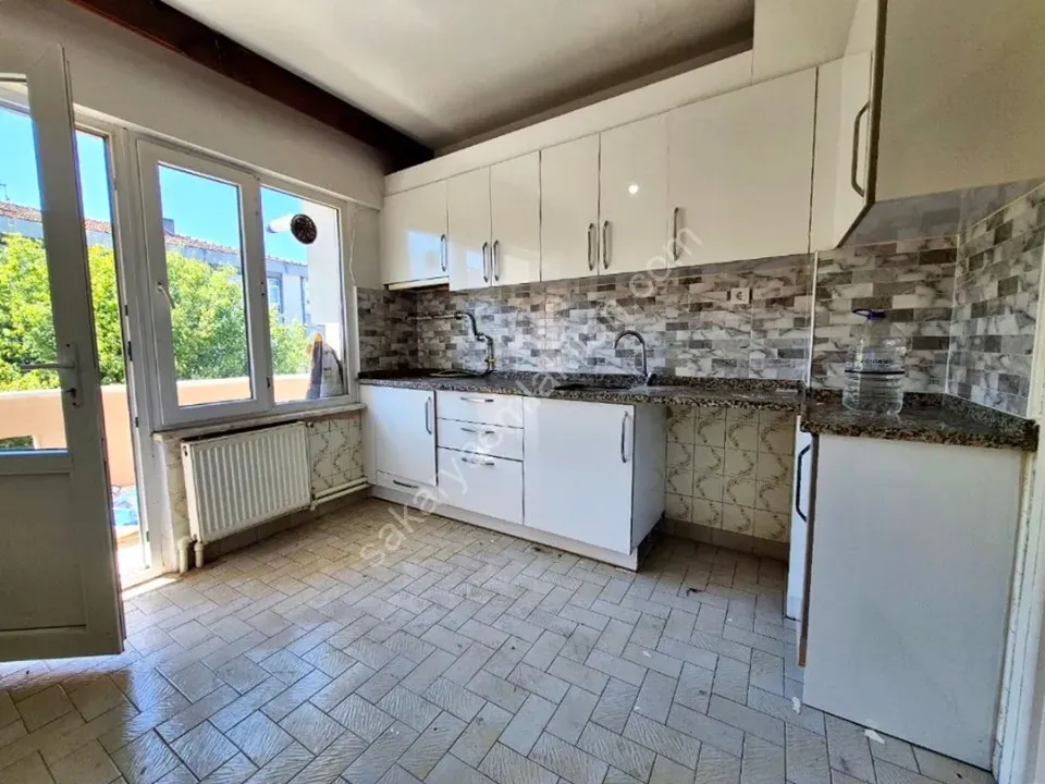 ADAPAZARI MERKEZDE KİRALIK 3+1 DAİRE