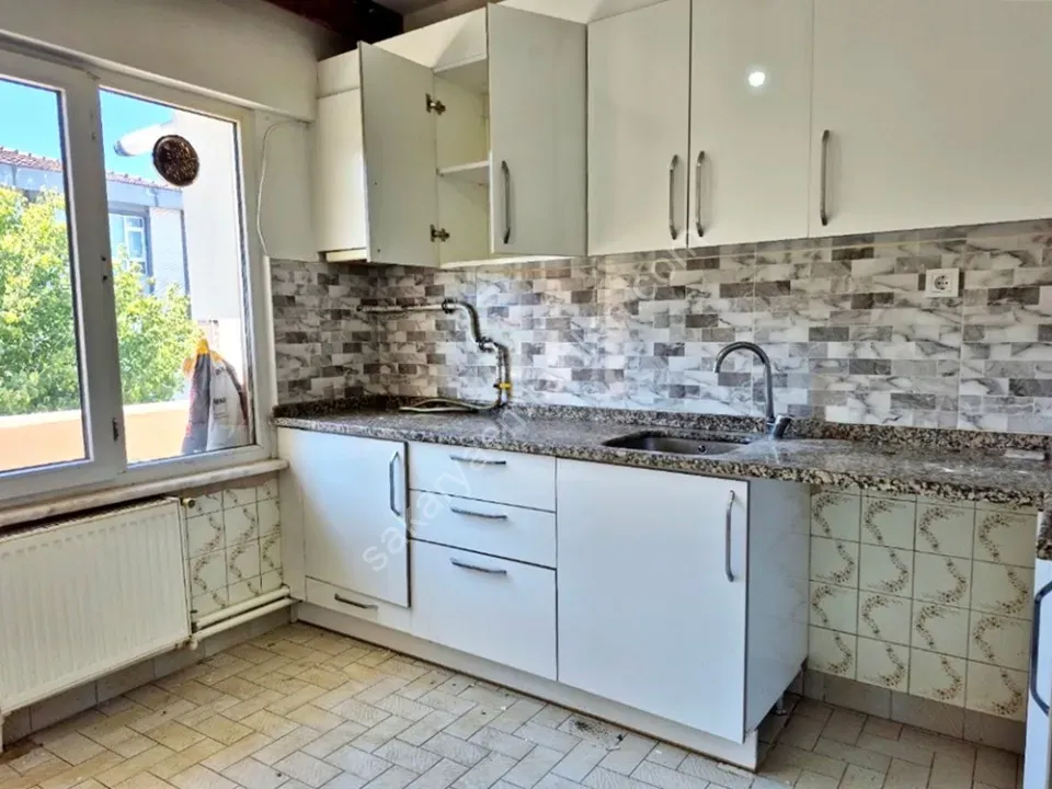 ADAPAZARI MERKEZDE KİRALIK 3+1 DAİRE