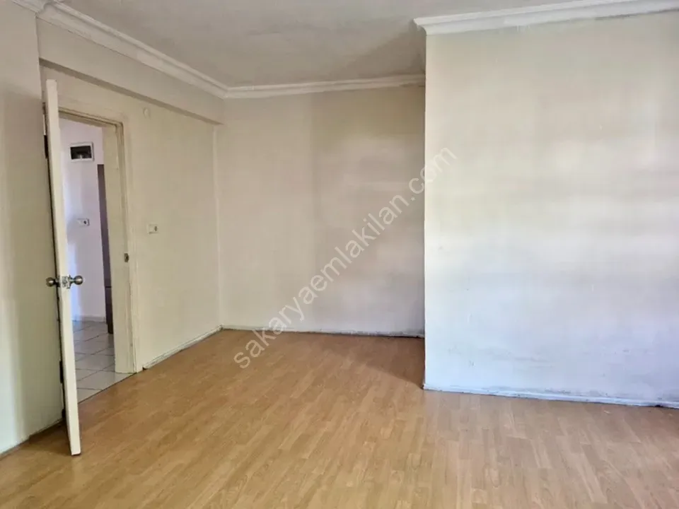 SERDİVAN MERKEZDE KİRALIK 1+1 DAİRE
