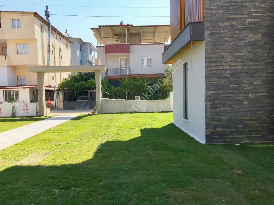 Seferihisar Ürkmez'de deniz tarafında tek müstakil havuzlu satılık 3+1 villa