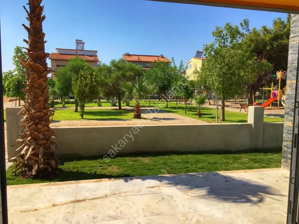 Seferihisar Ürkmez'de deniz tarafında tek müstakil havuzlu satılık 3+1 villa
