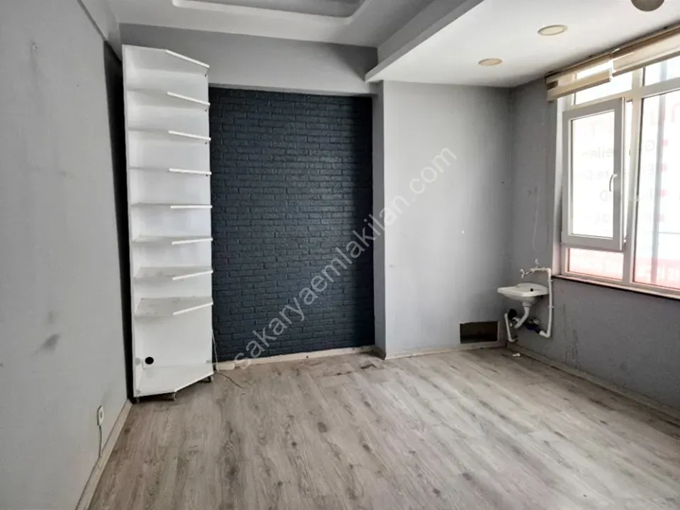 SAKARYA ADAPAZARI MERKEZDE KİRALIK OFİS