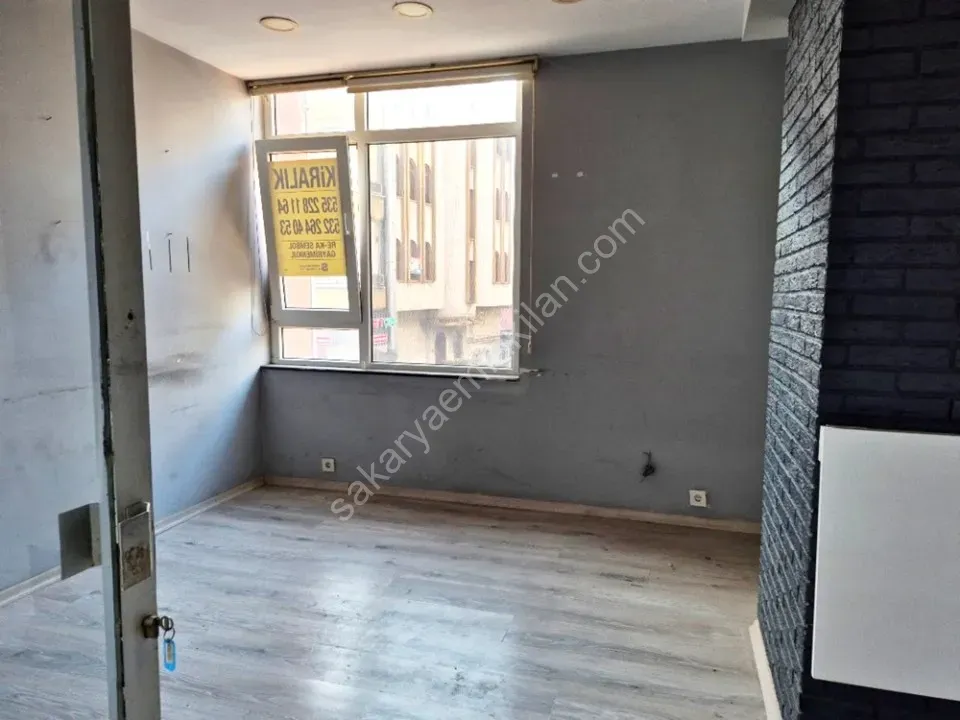 SAKARYA ADAPAZARI MERKEZDE KİRALIK OFİS