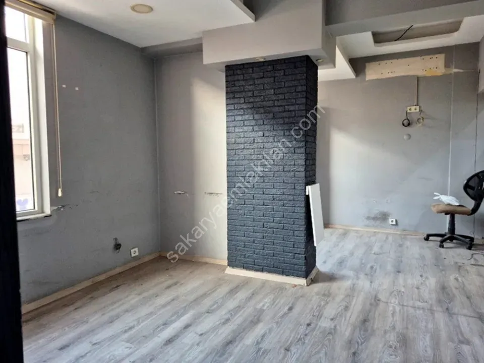SAKARYA ADAPAZARI MERKEZDE KİRALIK OFİS