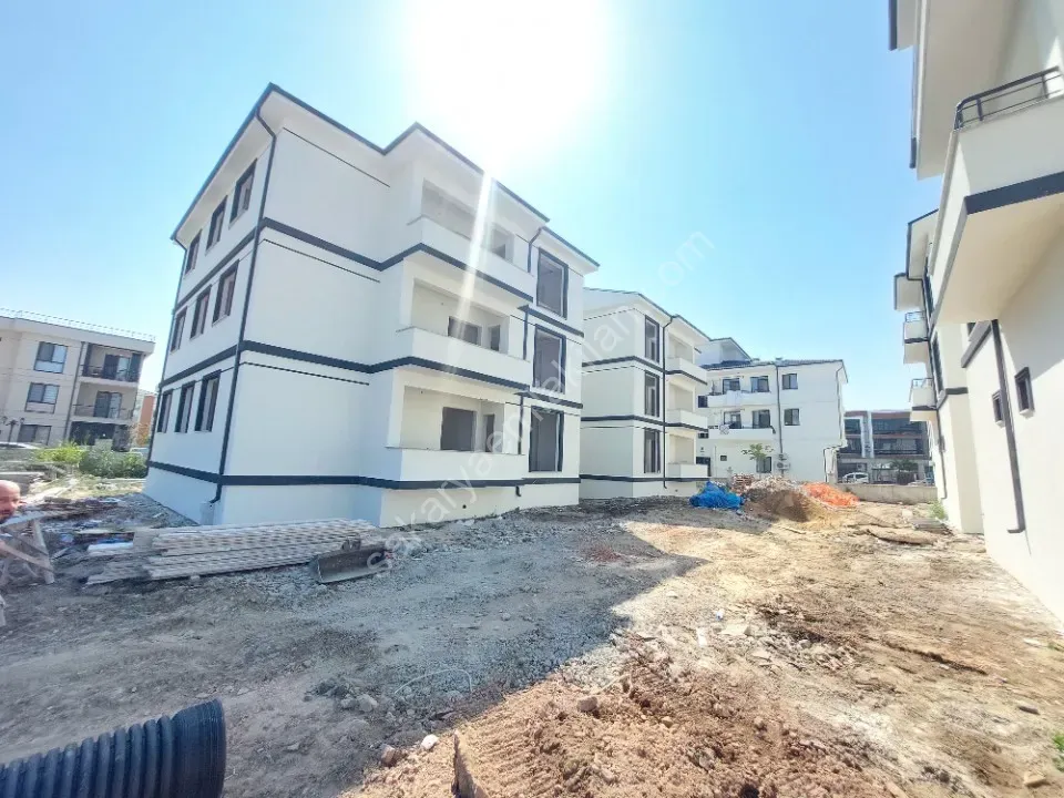 YILDIZ GAYRİMENKULDEN ARİFİYE HANLI MERKEZDE YENİ 2+1 DAİRE