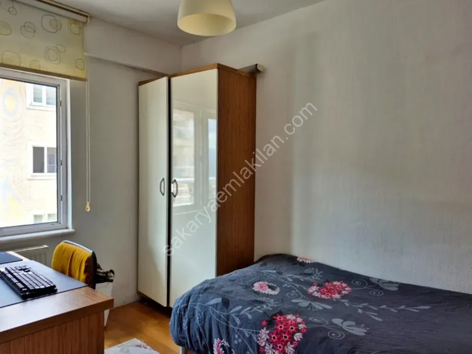 SERDİVAN MERKEZDE SATILIK 2+1 EŞYALI DAİRE