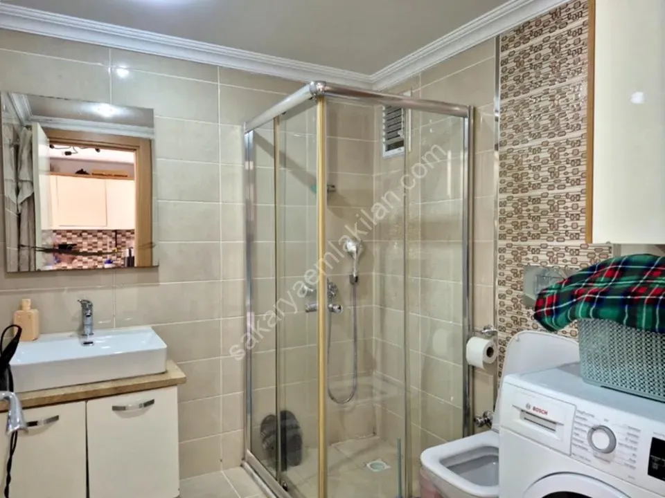 SERDİVAN MERKEZDE SATILIK 2+1 EŞYALI DAİRE
