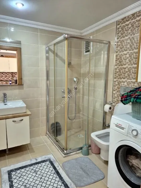 SERDİVAN MERKEZDE SATILIK 2+1 EŞYALI DAİRE