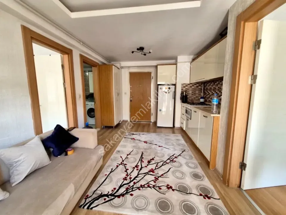 SERDİVAN MERKEZDE SATILIK 2+1 EŞYALI DAİRE