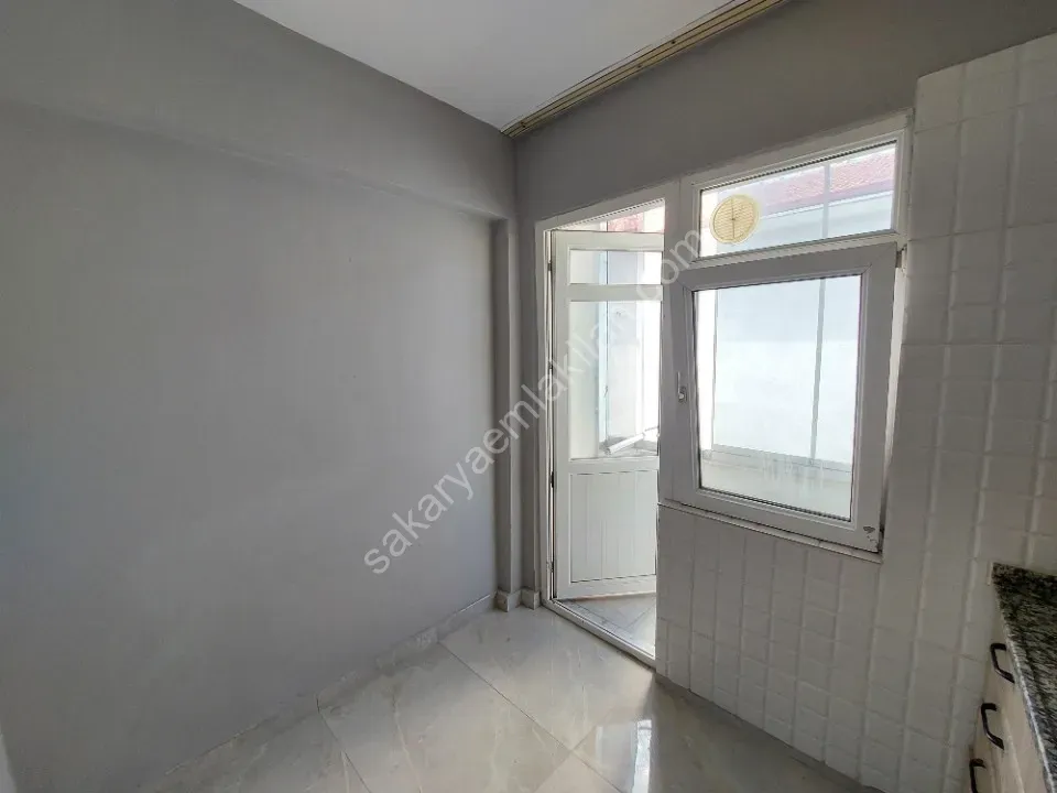 YILDIZ GAYRİMENKUL'DEN AİLEYE KİRALIK DAİRE KATLI PAZAR HAL CADDESİ