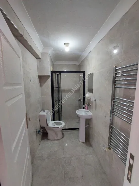 YILDIZ GAYRİMENKUL'DEN AİLEYE KİRALIK DAİRE KATLI PAZAR HAL CADDESİ