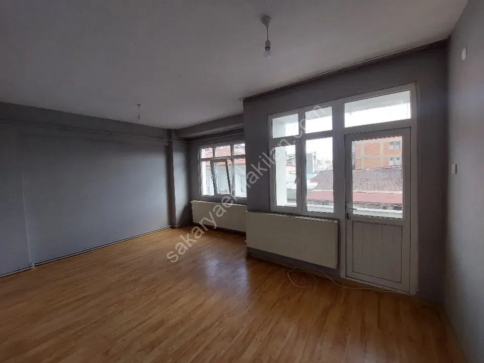 YILDIZ GAYRİMENKUL'DEN AİLEYE KİRALIK DAİRE KATLI PAZAR HAL CADDESİ