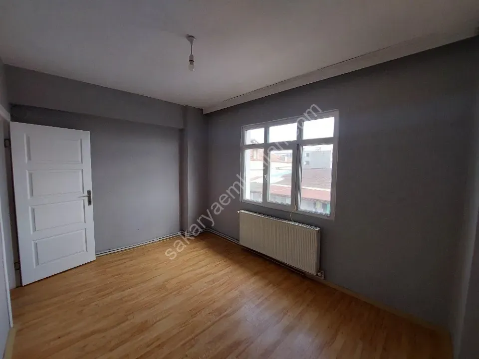 YILDIZ GAYRİMENKUL'DEN AİLEYE KİRALIK DAİRE KATLI PAZAR HAL CADDESİ