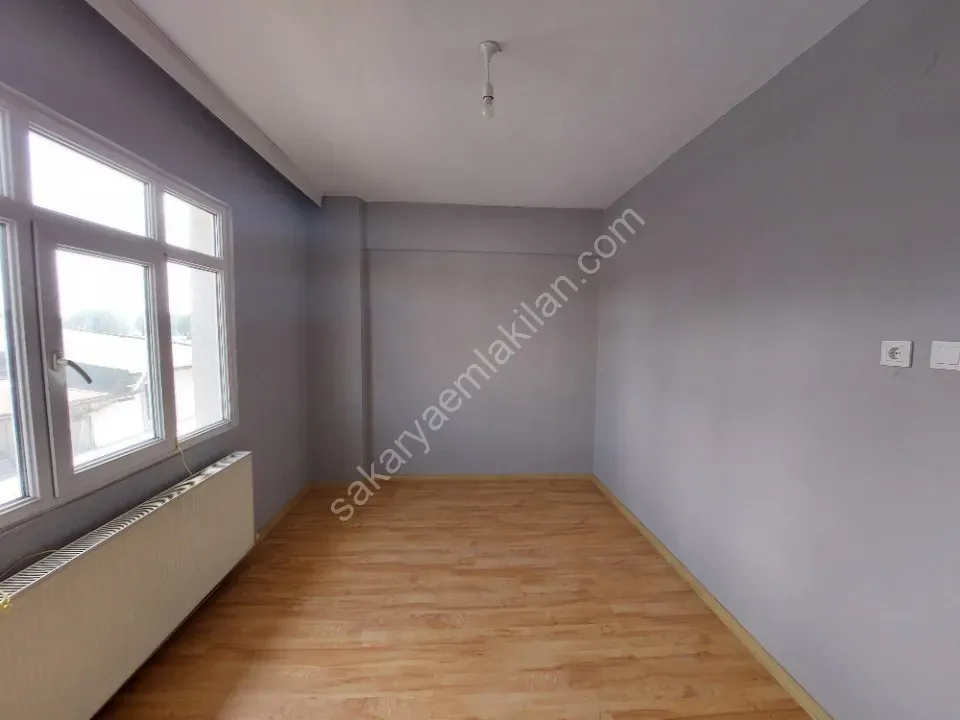 YILDIZ GAYRİMENKUL'DEN AİLEYE KİRALIK DAİRE KATLI PAZAR HAL CADDESİ