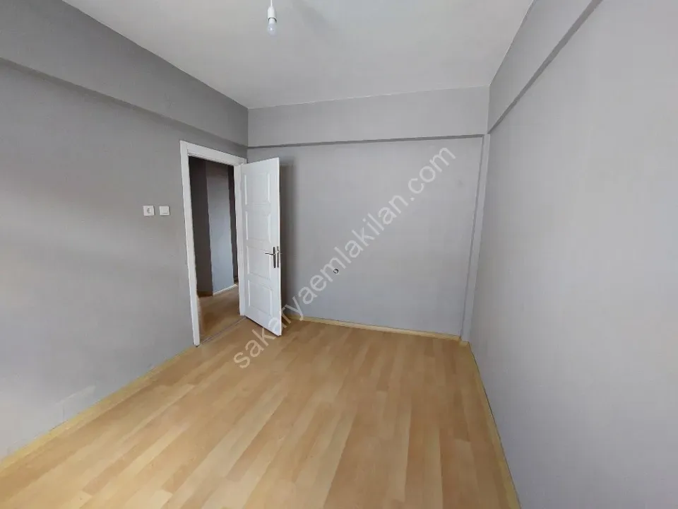 YILDIZ GAYRİMENKUL'DEN AİLEYE KİRALIK DAİRE KATLI PAZAR HAL CADDESİ