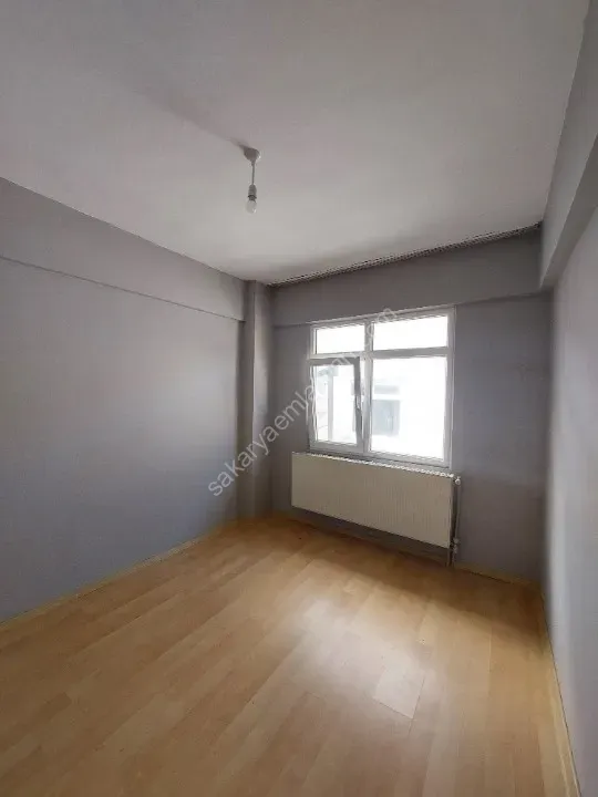 YILDIZ GAYRİMENKUL'DEN AİLEYE KİRALIK DAİRE KATLI PAZAR HAL CADDESİ