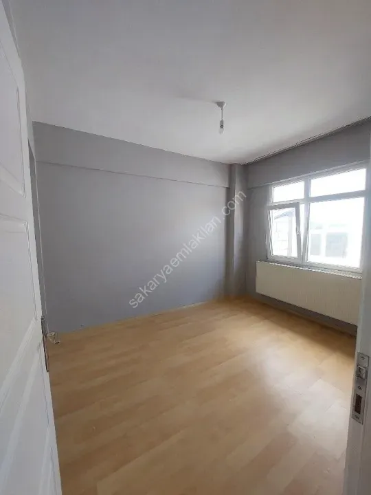 YILDIZ GAYRİMENKUL'DEN AİLEYE KİRALIK DAİRE KATLI PAZAR HAL CADDESİ