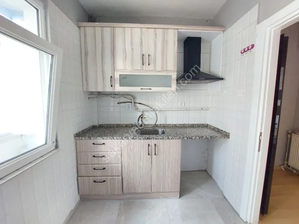 YILDIZ GAYRİMENKUL'DEN AİLEYE KİRALIK DAİRE KATLI PAZAR HAL CADDESİ