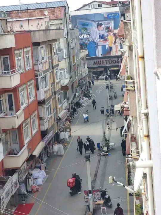 YILDIZ GAYRİMENKUL'DEN ÇARŞI MERKEZDE KİRACILI SATILIK DAİRE