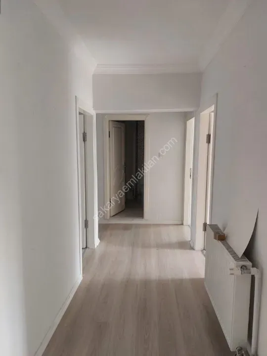 YILDIZ GAYRİMENKUL'DEN ÇARŞI MERKEZDE KİRACILI SATILIK DAİRE