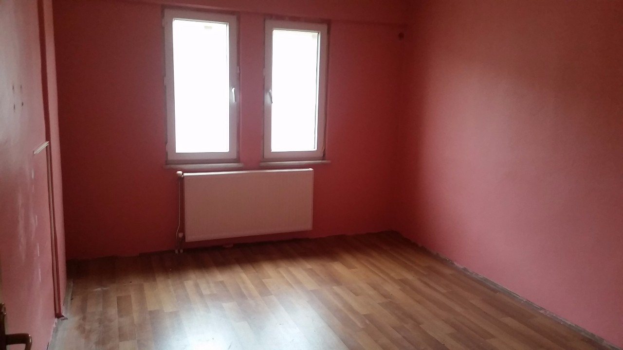 CADDE ÜZERİNDE CADDE CEPHELİ KİRALIK DAİRE Sakarya Emlak İlan