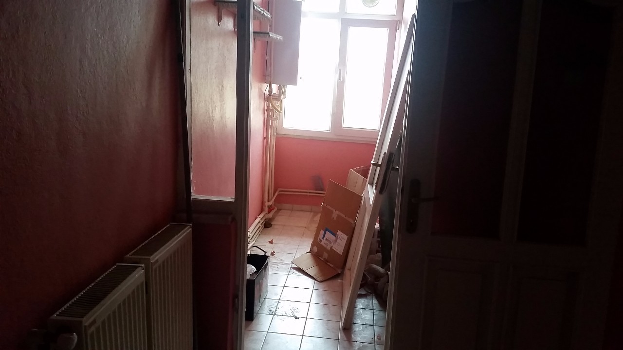 CADDE ÜZERİNDE CADDE CEPHELİ KİRALIK DAİRE Sakarya Emlak İlan