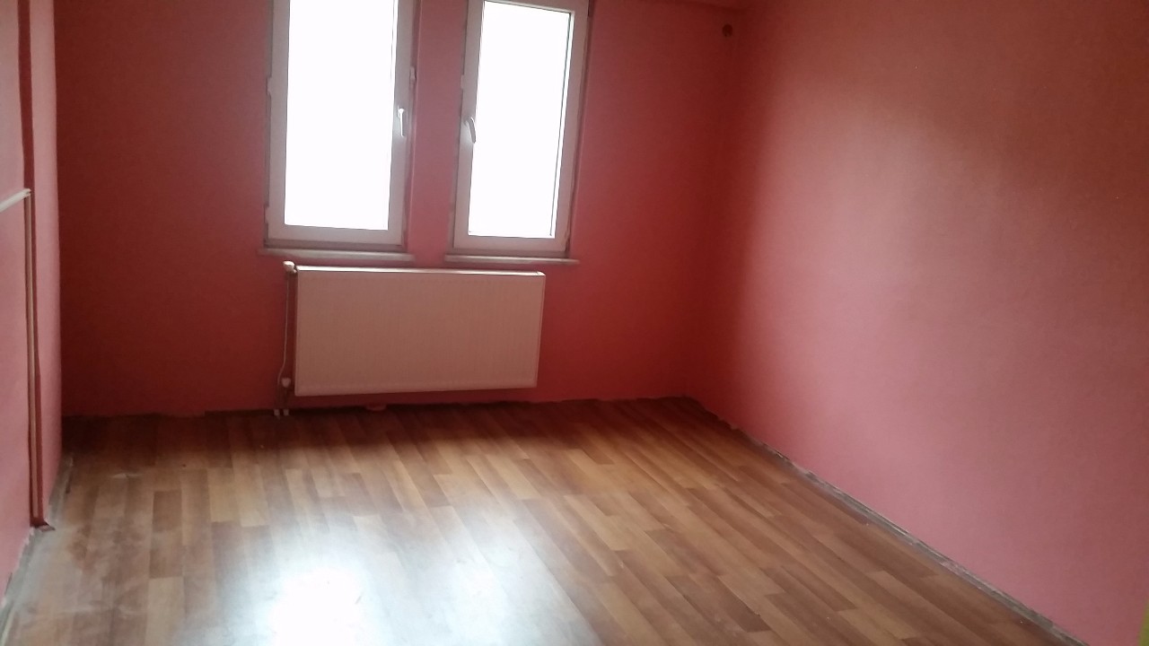 CADDE ÜZERİNDE CADDE CEPHELİ KİRALIK DAİRE Sakarya Emlak İlan