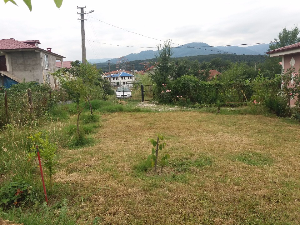 İhlas kaplıcaları ve Lunaparkın yanında satılık mustakil ev Sakarya