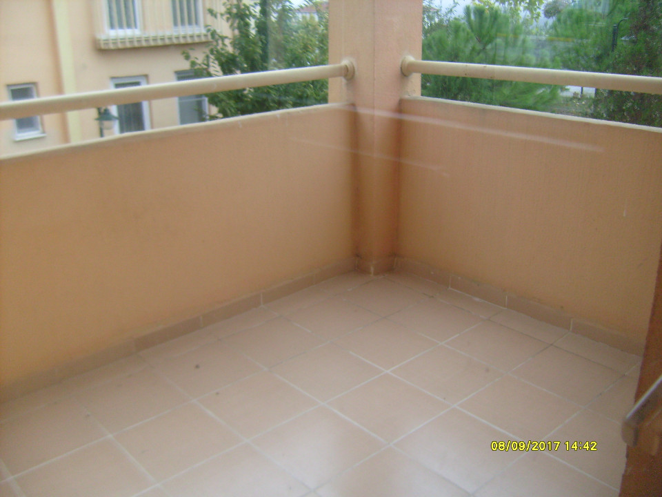 SAKARYA CAMİLİ MAHALLESİNDE VALİLİĞE YÜRÜME MESAFESİNDE KİRALIK DAİRE