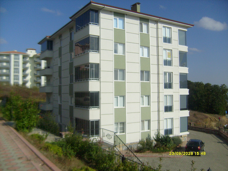 SAKARYA KORUCUK MAHALLESİNDE ASANSÖRLÜ SİTE İÇİ KİRALIK DAİRE Sakarya