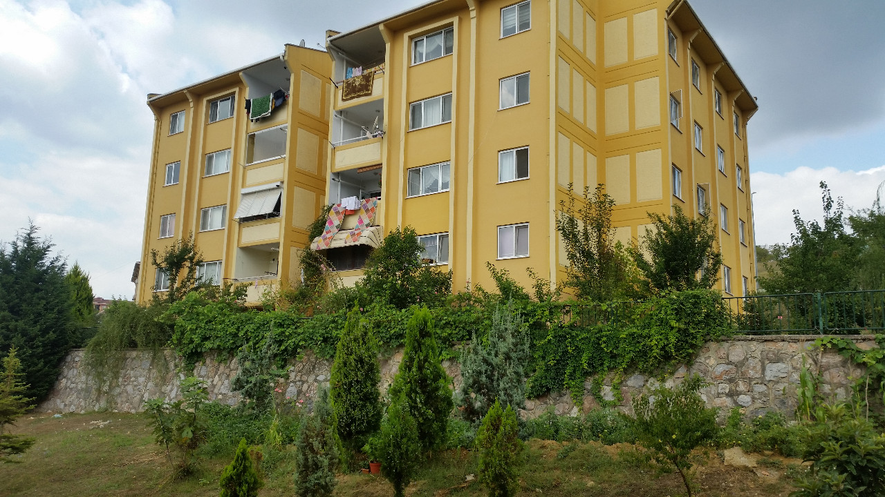 SAKARYA AYÇİÇEK VADİSİ KONUTLARINDA ARA KAT 145 M2 KİRALIK DAİRE