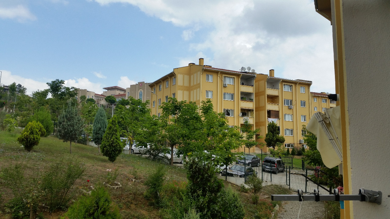 SAKARYA AYÇİÇEK VADİSİ KONUTLARINDA ARA KAT 145 M2 KİRALIK DAİRE