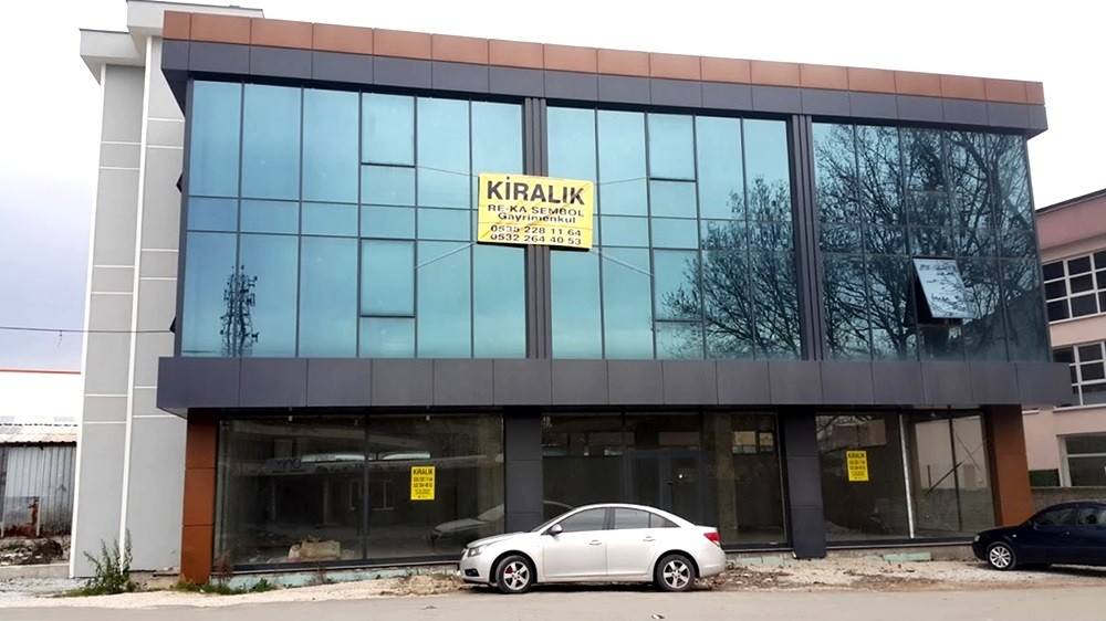 SAKARYA SERDİVAN MERKEZDE KOMPLE KİRALIK İŞYERİ Sakarya Emlak İlan