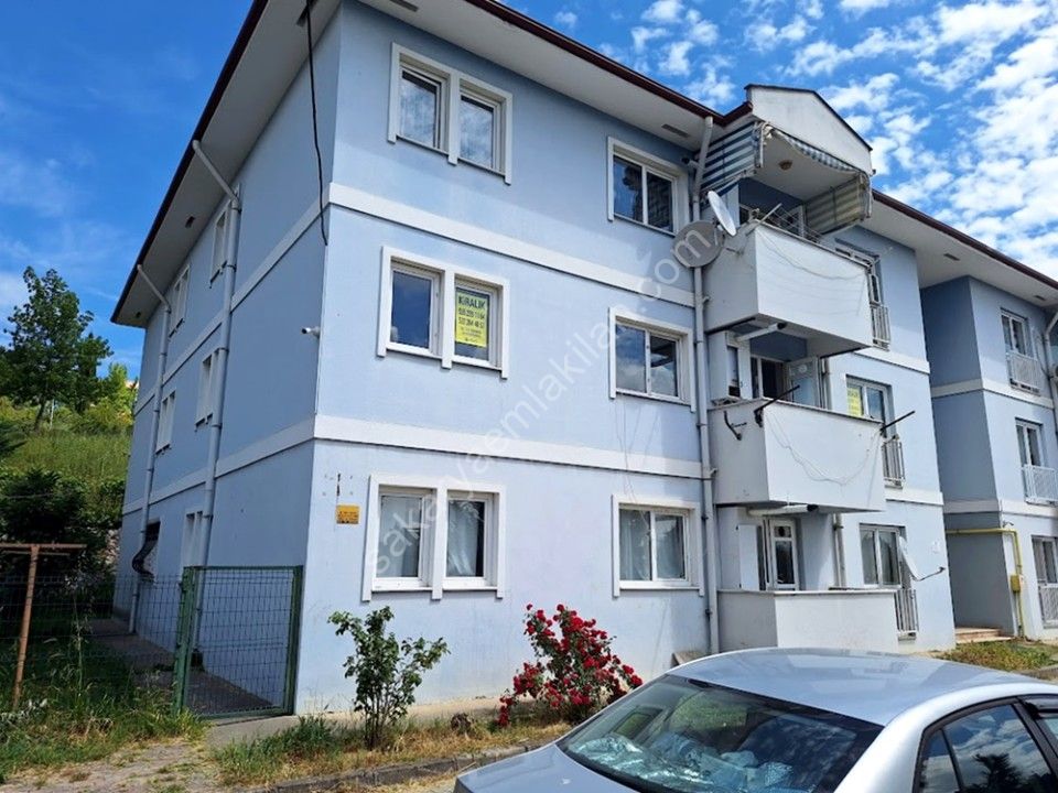 ADAPAZARI KARAMAN MAHALLESİNDE KİRALIK 3+1 DAİRE