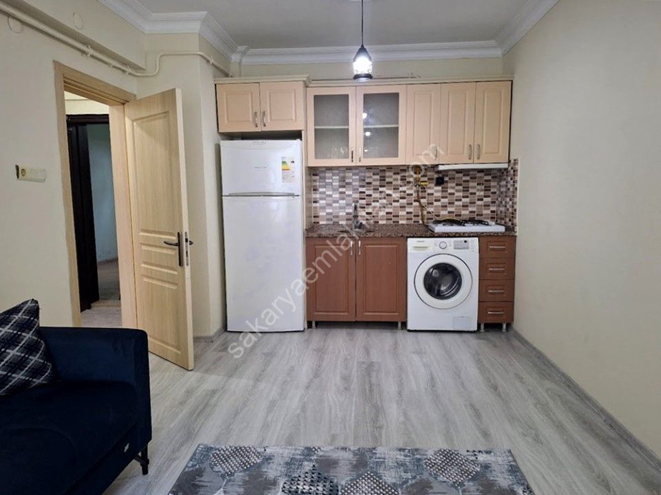 SERDİVAN MERKEZDE KİRALIK EŞYALI 1+1 APART DAİRE