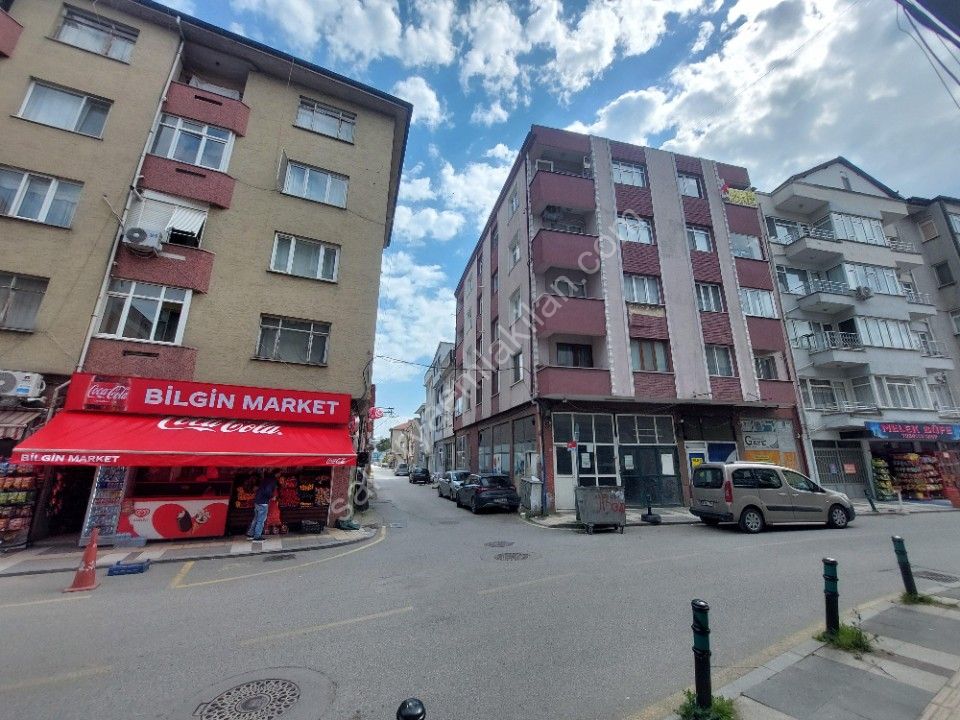 YILDIZ GAYRİMENKUL'DEN KİRALIK DAİRE DOĞUM EVİ İLERİSİ CADDE ÜZERİ