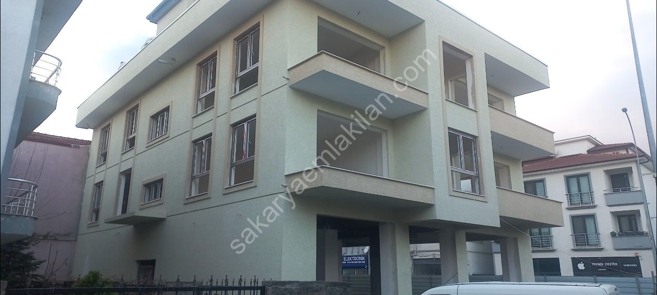 Sahibin den Cadde üstü kiralık dükkan !
