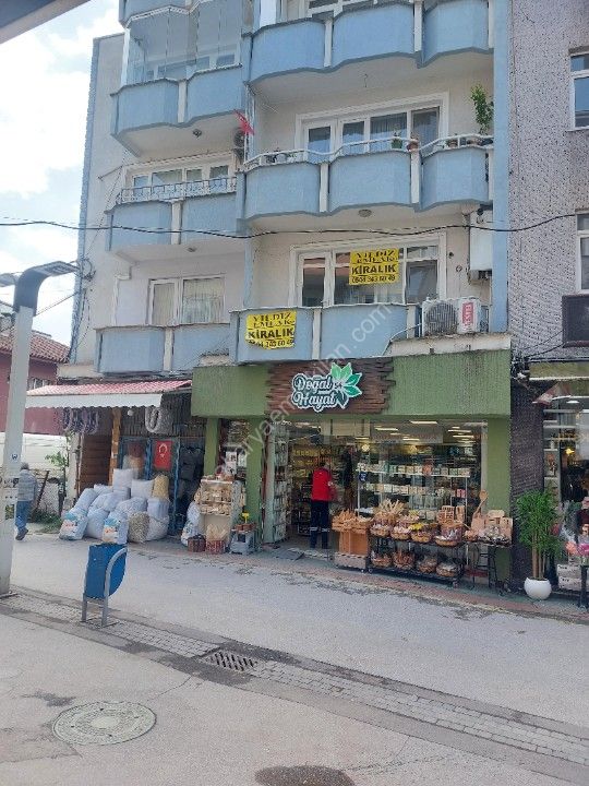 YILDIZ GAYRİMENKUL'DEN KATLI PAZAR ARKASI KİRALIK 1.KAT DAİRE