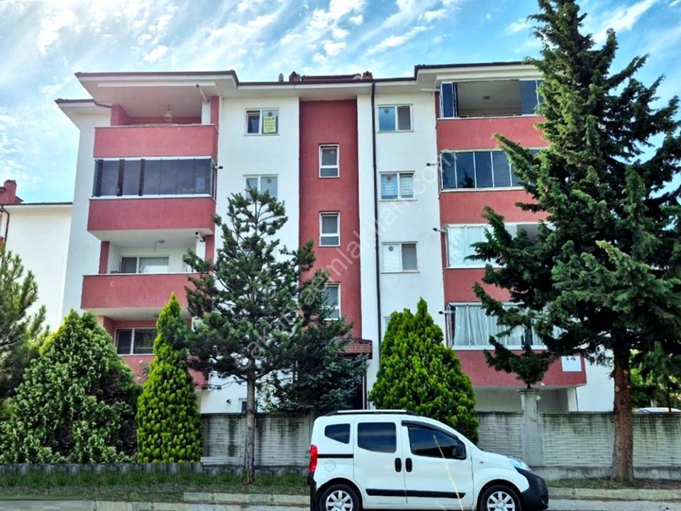 ADAPAZARI CAMİLİ MAHALLESİNDE KİRALIK 3+1 DAİRE