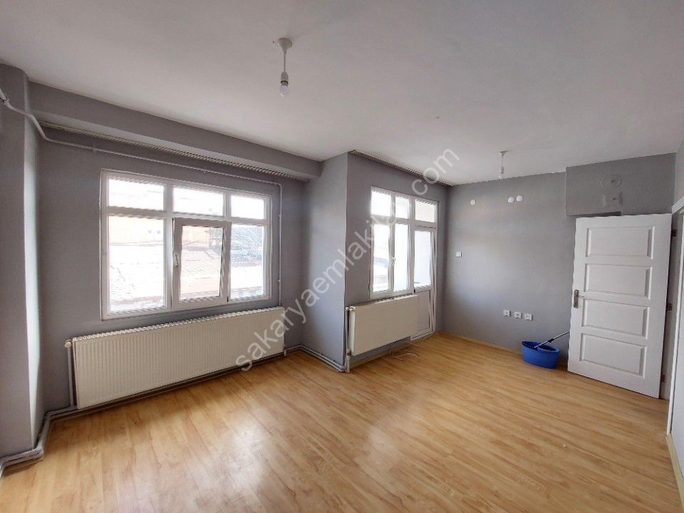 YILDIZ GAYRİMENKUL'DEN AİLEYE KİRALIK DAİRE KATLI PAZAR HAL CADDESİ
